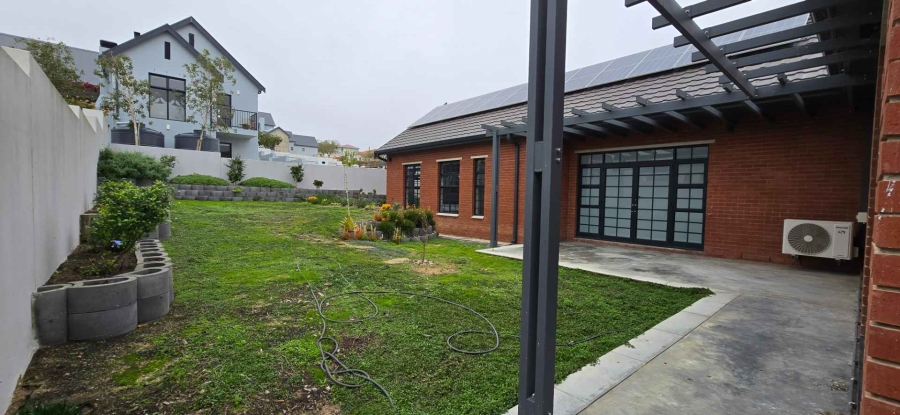 To Let 3 Bedroom Property for Rent in Mount Royal Golf Estate Western Cape
